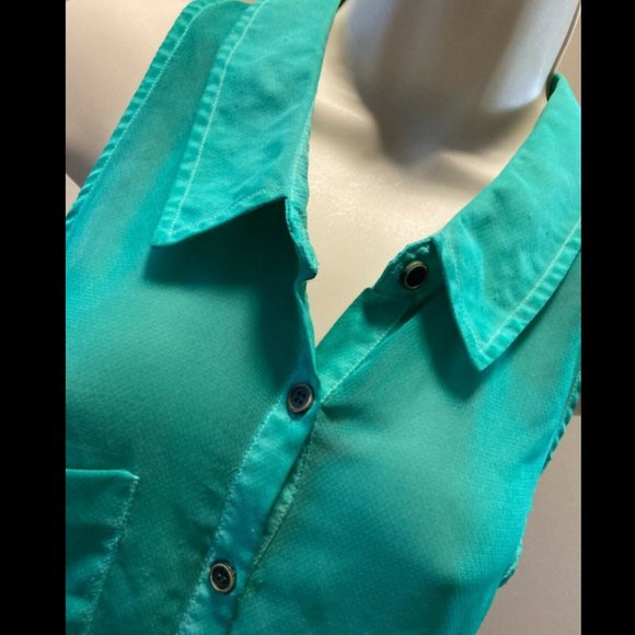 We The Free Teal Sleeveless Collared Button Up Top - Picture 2 of 5